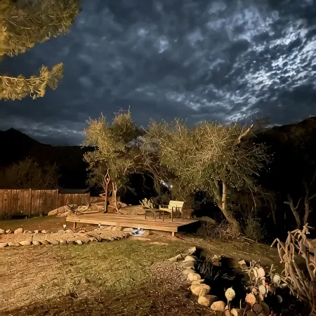 Chic 2B2b Bungalow w/ studio 3 mi to Sequoia NP - Dog Friendly!