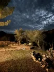 Chic 2B2b Bungalow w/ studio 3 mi to Sequoia NP - Dog Friendly! - 4 stjerner