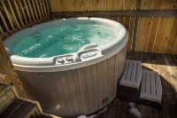 Prancing Doe Sleeps 6, or Rent All 4 for 20. Horseback Riding Across the Rd! - Chalets