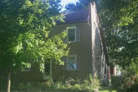 Historic 1840s Lamoreaux House / Modern Addition - Wifi