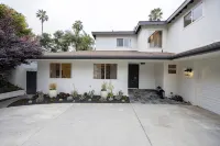 Charming Hollywood Hills Villa: Heated Pool, Unique Design, Peaceful and Private - Wifi