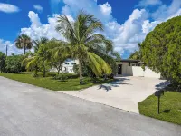 Luxury 4BR/2BA Heated Pool Oasis - Mini Golf - 4-Star