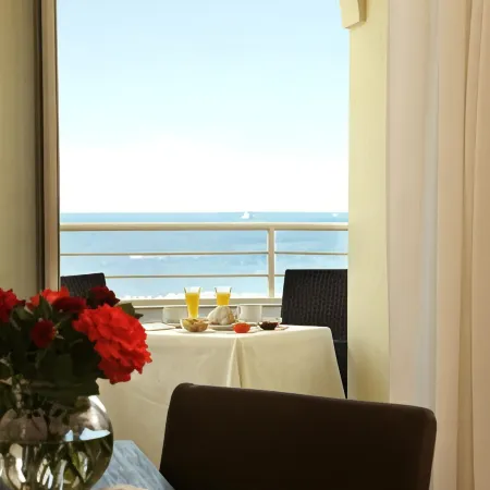 Mediterraneo Hotel & Suites