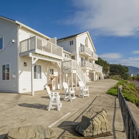 Black Sands Inn