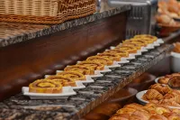 Hotel des Mille Collines - servizio colazione