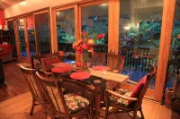 ~Peace and Tranquility in rain-forested Volcano on luxurious property ~ - Boutique