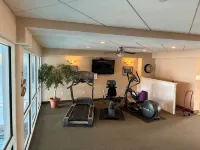 Lakefront Luxury 2Br/2Ba Condo/Beach/Indoor Pool/Sleeps 4-- Rent 3/4th Free-Ask! - 健身房