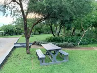 Spacious 2-bedroom Apartment With Garden View in Hartbeespoort - Apartments