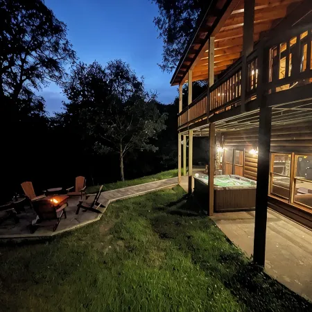 Bit of Heaven, 7 Private Acres, Lake, Hot Tub & Near Blue Ridge