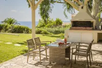 SUPERB LOCATION Luxury 5 bed villa, pool, sea view, beach / restaurants close by - Biệt thự