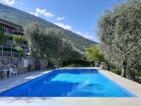 Apartment Agnese with lake view, swimming pool, garage and private garden. - Apartments