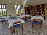 Koh Ker Hotel and Restaurant - parking