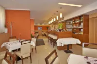 Grand Hotel Trenčin - Quầy Bar