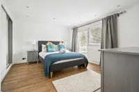 Contemporary 3-Bed House - Parking - By Tempstay - 2 stelle
