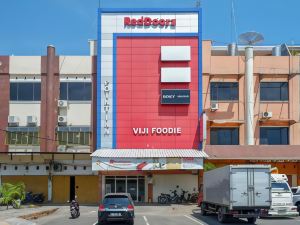 RedDoorz Plus @ Losari Makassar