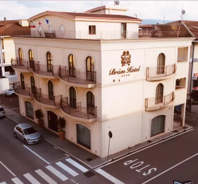 Bram Hotel