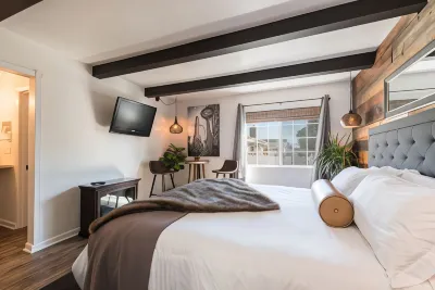 Shell Beach Inn Отели рядом с достопримечательностью «Dancing Dragon Wellness Studio»