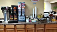 Super 8 by Wyndham Macomb