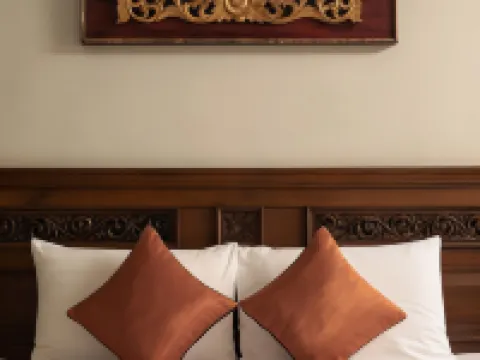 Avalon Beach Resort Pattaya Hotels near Dongtan Beach