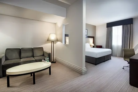 Leonardo Hotel Cardiff Отели в г. Катейс