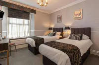 Hotel Plas Hyfryd Hotels near Mill House Caravan Park