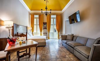 Luxury Bed and Breakfast Cerretani Palace