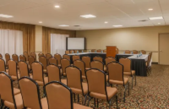 納什維爾市中心 - 體育館舒適套房酒店