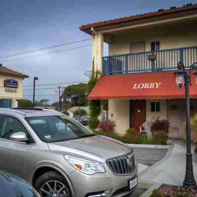 Monarch Valley Inn Marina at Monterey Bay Hotel Exterior