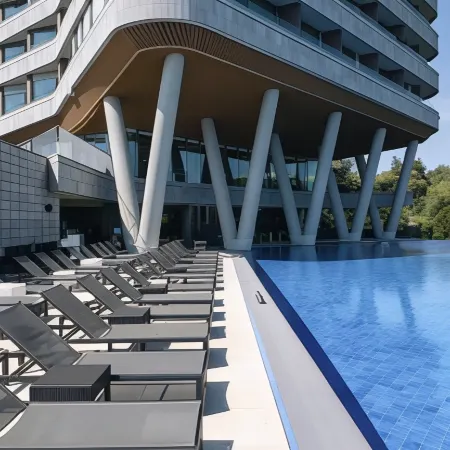 Hidden Cliff Hotel and Nature Отели рядом с достопримечательностью «Цифровой тематический парк Play K-Pop»