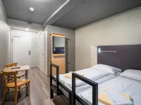 a&o Salzburg Hauptbahnhof Hotels near Western Union