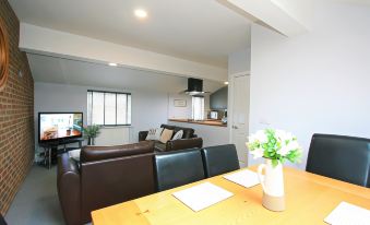 Nelson by the Docks Serviced Apartments by Roomsbooked