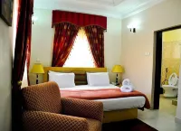 Auris Court Suites & Apartment