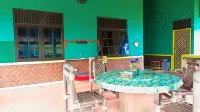 Miracle Guest House Hotels in Pamijahan