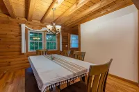 Luxury 5Bdr Retreat Log Cabin and Horses