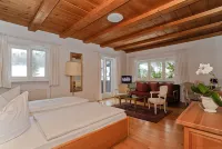 Stoll's Hotel Alpina Отели рядом с достопримечательностью «Bayerische Seenschifffahrt am Koenigssee»