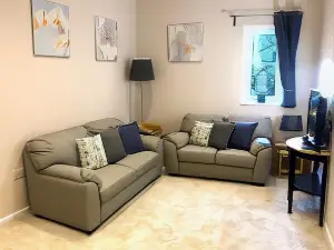 Private 1st Floor Apartment - Perfect for Port of Dover, Eurotunnel and Short Stays