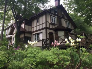 Tsutsuumi Sukuea Pension in the Forest