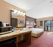 The Estes Park Resort Hotels near Riverwalk in Downtown Estes Park