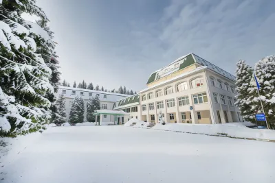 أتلاس بارك هوتل Hotels near Rybolovnyy Klub "Zolotoy Sazan"