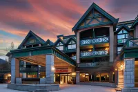 Pinnacle Hotel Whistler - Pools