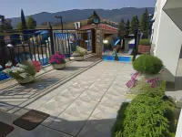 KTM Sunny Villas فنادق في Poros