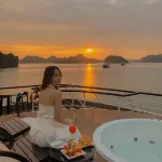 Du Thuyền Scarlet Pearl Các khách sạn ở Hạ Long