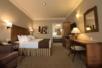 Fresno Galerias Hotels near Plaza de Toros Torreon