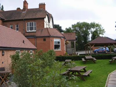 The Manor House at Quorn Hotels in Чарнууд