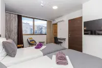 Apinelo Tower Rooms - Guest houses