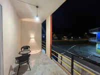 Halo Hotel