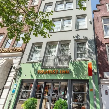 Tourist Inn One Отели рядом с достопримечательностью «Культурно-развлекательный комплекс Вестергасфабрик»