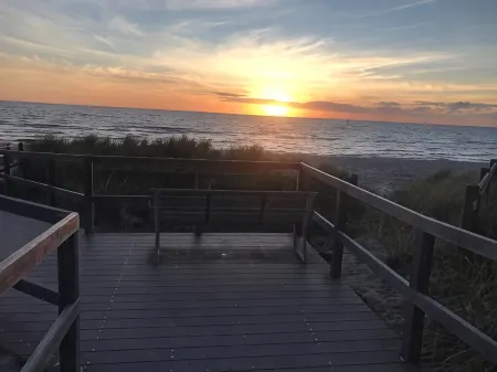 Beachside Apartments Bonbeach Отели в г. Каррум Даунс