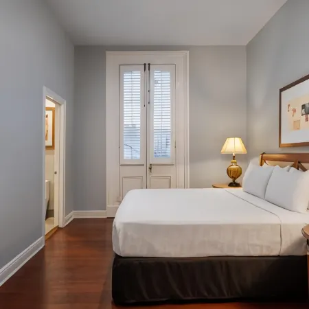 New Orleans Courtyard Hotel by the French Quarter Отели рядом с достопримечательностью «Дом Герман-Грима»