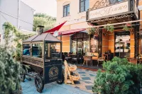 Attache Hotel